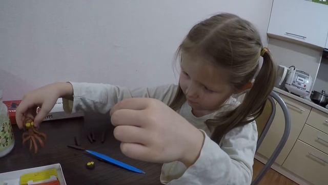 Лепим Домоголового. Творение Тревора Хендерсона