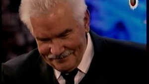 Марчук играет на гитаре 2