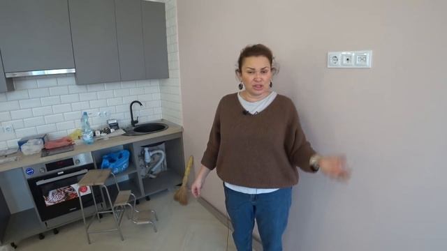 ГРАФИНЯ #7: варианты потолков, повесили люстры/ бюджетный ремонт студии 40 кв. смотреть онлайн