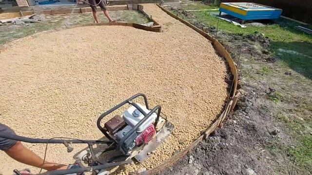 #анапа #гостагаевская #строительство Уютный двор с дорожками. смотреть онлайн