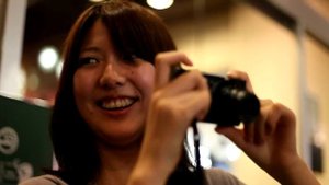 Bokeh Challenge: Canon EOS 7D vs Ricoh Compact Camera