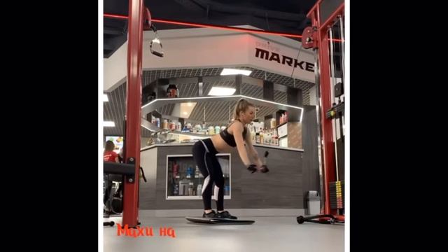 Махи на прямых руках в кроссовере смотреть онлайн