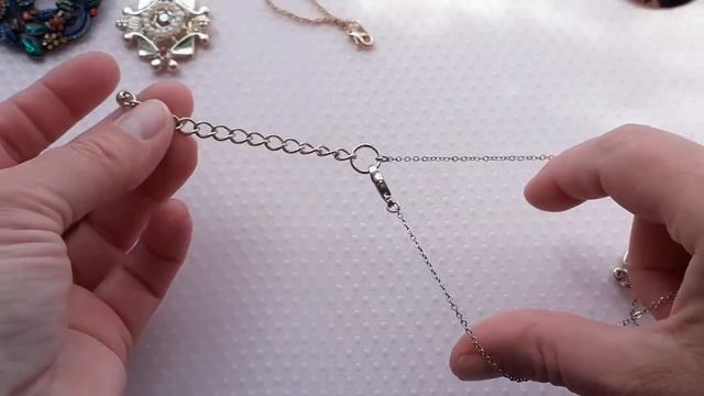 228.Винтажные украшения с кристаллами. Киркс Фолли.Безель Чикос.