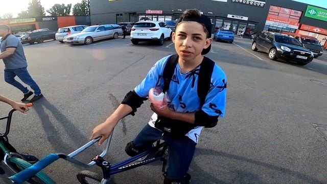 15ти Летние Школяры СБЕЖАЛИ Из ДОМУ Чтобы Покататься НОЧЬЮ на БМХ и смотреть онлайн