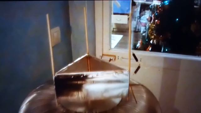 ШОК! 👉БТГ ионолет,не только Летает,но и плавает👍Видали такой?💁Тесла запитку делает🗼💥 смотреть онлайн