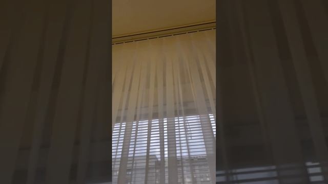 Короткие шторы в офис