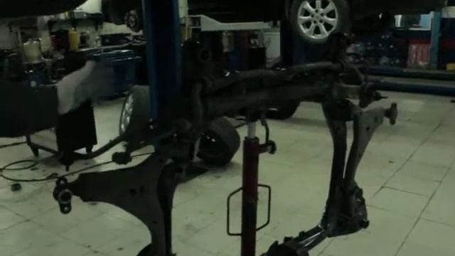 KIA CEED 2008г бензин мкпп пробег 129 тыс. Замена подрамника, ремонт ходовой части.