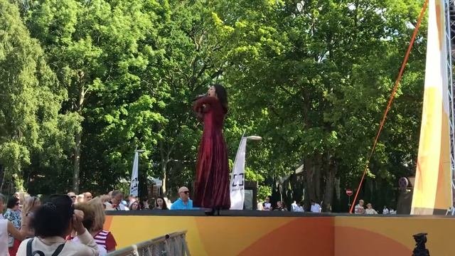 Елена Маркиянова - Реальная жизнь. Певица на праздник Калининград.