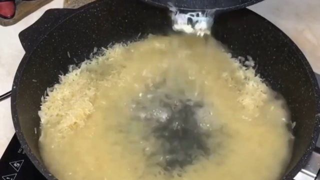 РАССЫПЧАТЫЙ И НЕОПИСУЕМО ВКУСНЫЙ РИС С ЛЕГКИМ СЛИВОЧНЫМ ВКУСОМ. смотреть онлайн