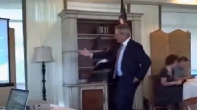 Kelly Mirt Facebook at IREP 4-12-2011 Part 1.wmv смотреть онлайн