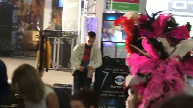 обзор ресторанного дворика ТРК "Столица" Ижевск 06.09.2014г. смотреть онлайн