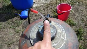 Заполнение газового баллона водой