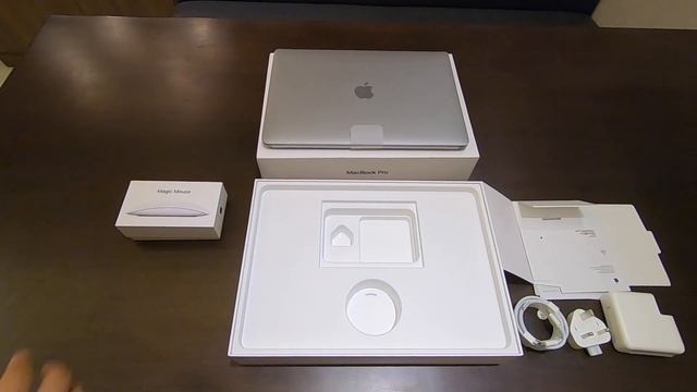 Unboxing MacBook Pro 13 inch (2018) смотреть онлайн