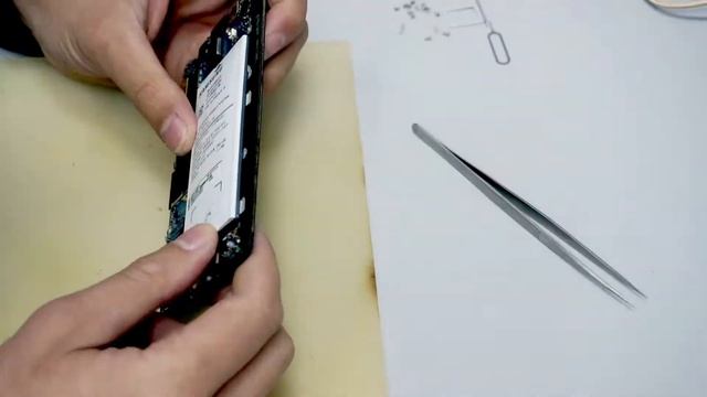 Вздулся аккумулятор смартфона. Немного о последствиях