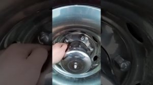 Установка колпаков из нержавейки на Российские диски.