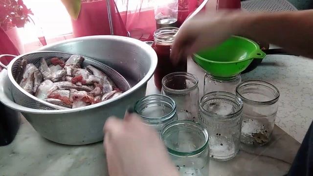 Консервы из речной рыбы в автоклаве. Весь процесс приготовления.