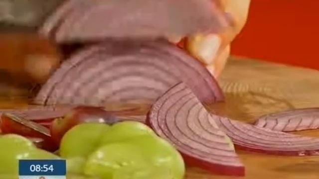 Пікантний салат з куркою та виноградом - Ранок - Інтер смотреть онлайн