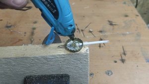 Крутейшая самоделка для рыбалки из пивной пробки