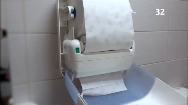 Как перезаправить диспенсер Tork для полотенец и сколько времени это занимает? смотреть онлайн