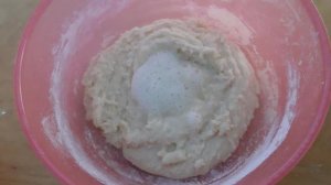 Шарлотка со сливами и яблоками