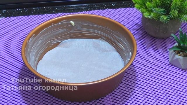 Проще уже некуда, без заморочек! Быстрый пирог к чаю с замороженными ягодами.