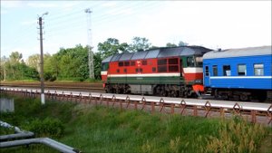 ТЭП70К-0326 с поездом  №631Б Гомель – Гродно отправляется со станции Светлогорск-на-Березине