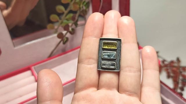 Серебряные кольца с натуральными камнями (16) смотреть онлайн