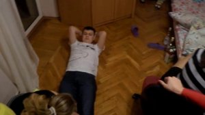 Серый качает пресс