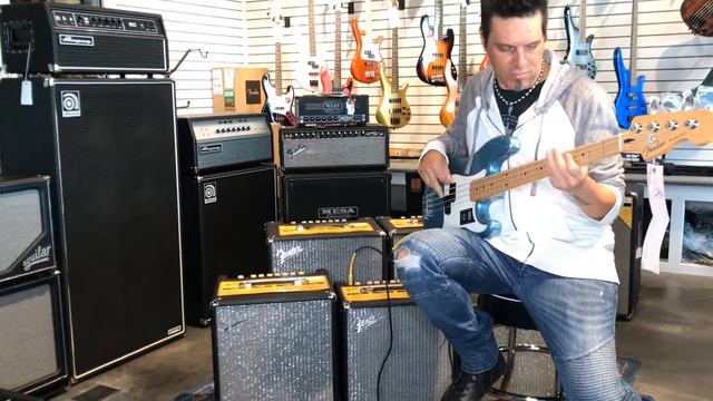 Guitar Czar Fender Rumble 40 смотреть онлайн