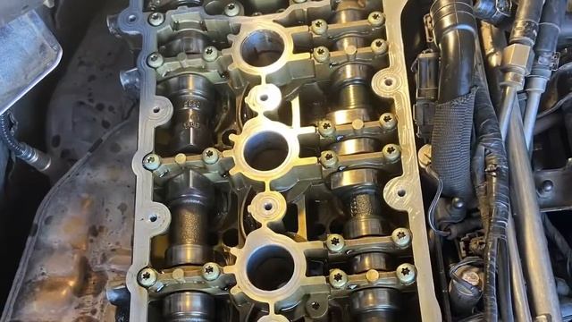 Audi A4 B7 ALT  Замена прокладки клапанной крышки