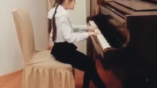 Ефимочева Евгения (ДМШ #1 г.Бор)А. Жилинский «Этюд», В.Коровицын «Мама» смотреть онлайн