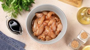 Жареная соевая спаржа с курицей