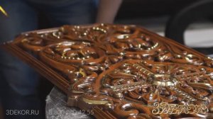 Золочение резных деревянных панелей