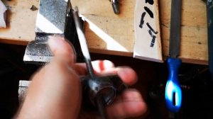 Шарнирные тиски из старой шаровой опоры автомобиля