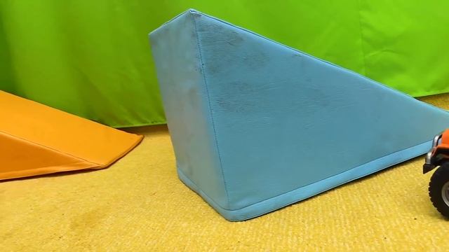 Видео для детей: Молния Маквин и гоночный парк смотреть онлайн