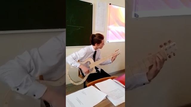 Гитара из эпоксидной смолы смотреть онлайн