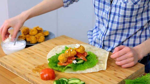 Чикен - ролл с наггетсами за пару минут / Твистер в кфс отдыхает смотреть онлайн