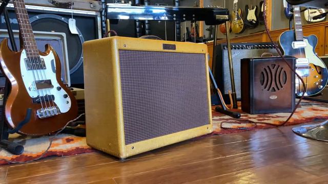 1956 Fender Deluxe 5E3 Demo with Dave Hays смотреть онлайн