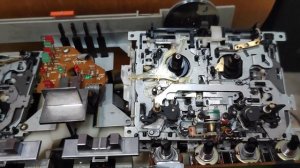 Магнитола Victor PC-W88. Ремонт ЛПМ и проверка работы.