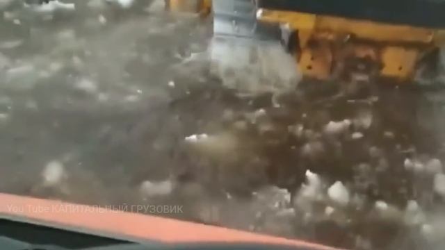 Работа тяжёлой техники в условиях крайнего севера, Бульдозер и к700 на зимнике