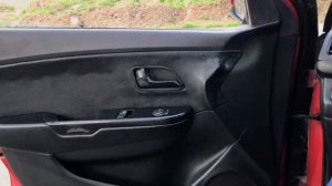 Разбор обшивки дверных карт изнутри автомобиля Киа Рио/Хендай Солярис