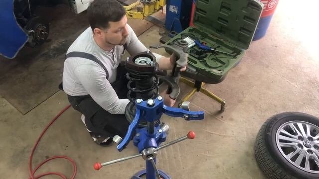 Установка проставок для увеличения дорожного просвета Toyota Squire