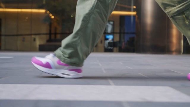 Unboxing | Nike Air Max 1 Fuchsia Dream & Sanddrift | JD Sports смотреть онлайн