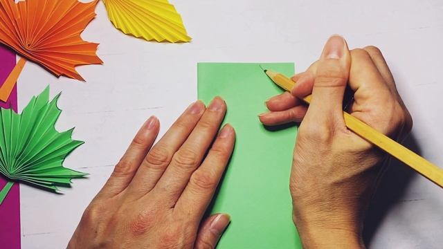 Осенние листья для поделки за 1 минуту. DIY and crafts #листья #поделки #поделкаизбумаги  #diy