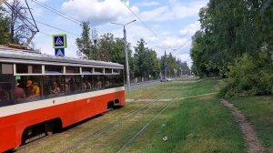 71-619(КТМ19) следует по улице Станиславского.