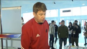 Губерниев комментирует матч по настольному хоккею