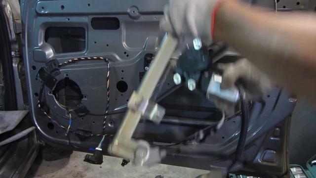 Замена электрического стеклоподъемника и моторчика на Ладе Калине и Гранте