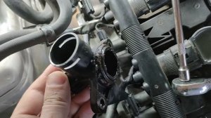 Замена фланца системы охлаждения Audi A4 B8 2.0 CDNC (Гаражные посиделки)