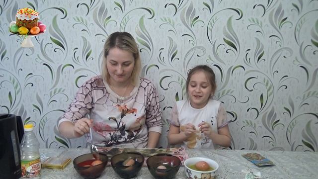 Готовимся к празднику «Пасхи». Красим яйца и делаем пасхи. смотреть онлайн