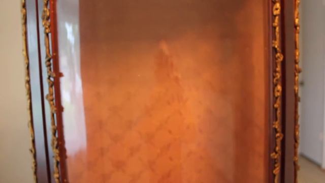 French style bronze-mounted, bow-front and side, mahogany vitrine - 01 смотреть онлайн